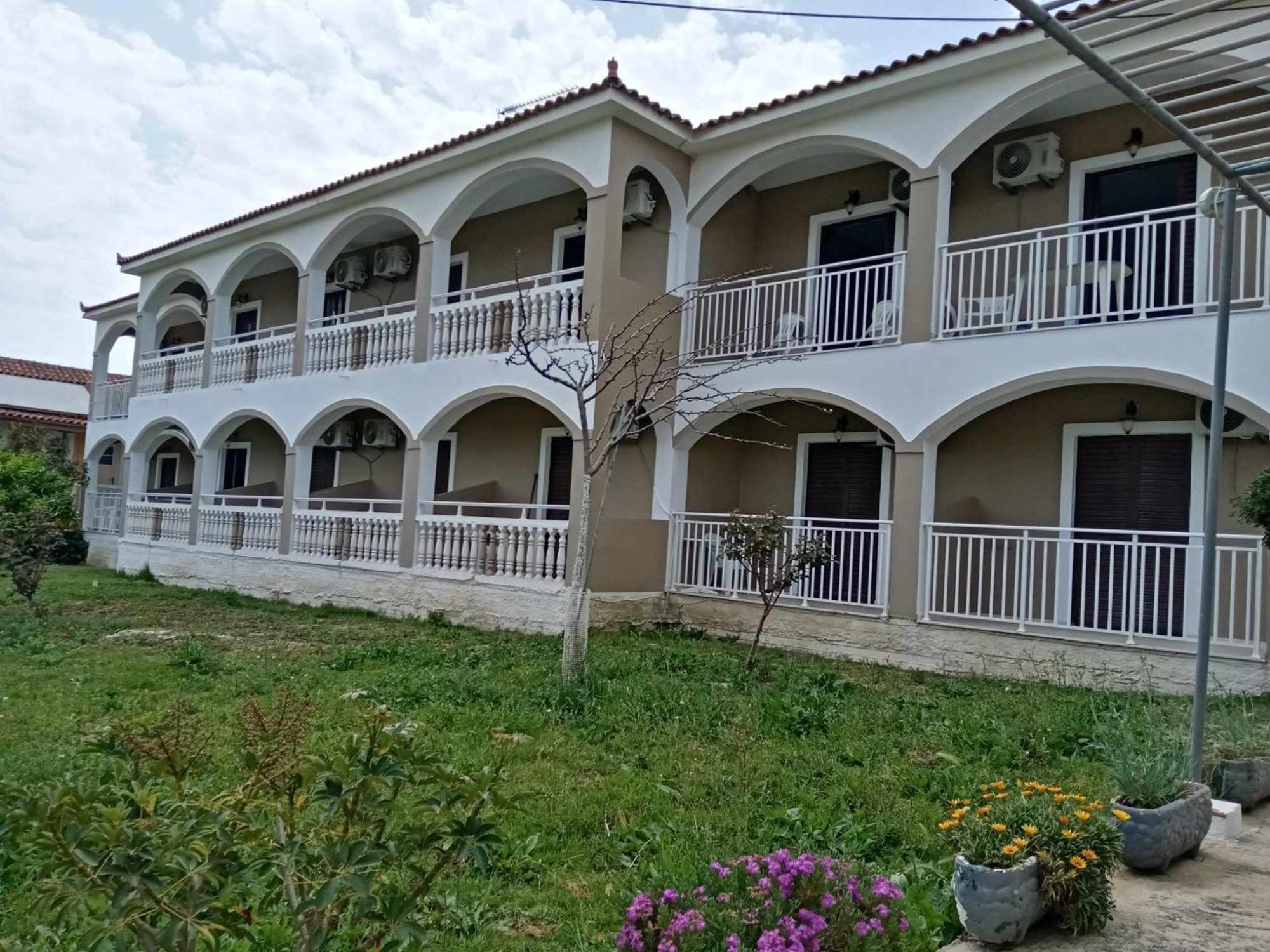 Dennis Apartments Kalamaki  Exterior photo